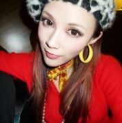 Ψ������Ů��ͷ��˫�������°ͺ�����˼��ʲô