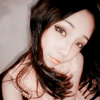 ���·�����Ů��ͷ��,һ���˵�ʱ����ֻ��ĬĬ�ĵȴ�