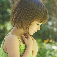 Ψ��ŷ��Ů��ͷ����ɫ�Ĳݵ��黨ȹ�������˼��ɾ�