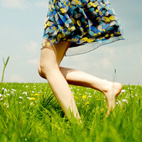 Ψ��ŷ��Ů��ͷ����ɫ�Ĳݵ��黨ȹ�������˼��ɾ�