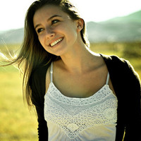 Ψ��ŷ��Ů��ͷ����ɫ�Ĳݵ��黨ȹ�������˼��ɾ�