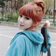 ����Ů��Ψ��ͷ��һ˫���˵Ĵ��۾�����ô�ĸ�������