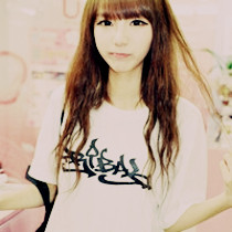 ���¿ɰ���̬Ů��QQͷ�񣬺���һ����������Ҹ�