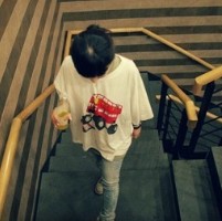 ���¿ɰ���̬Ů��QQͷ�񣬺���һ����������Ҹ�