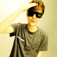 ��˧���ĸ�������QQͷ��ÿһ���˶����Լ�������