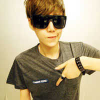 ��˧���ĸ�������QQͷ��ÿһ���˶����Լ�������