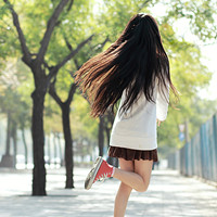 ����Ů���ɰ�ͷ��Ʈ�ݵĳ���Ψ������ò���˵��۾�