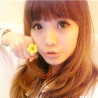 �ɰ�Ψ����Ůͷ�񣬻���һЦ�Ե���ǧ����