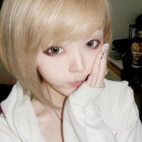 ���ɰ�Ψ��Ů��ͷ������һ��紵������һ˿��ů