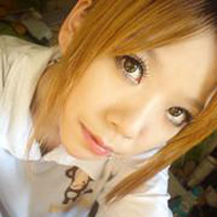 ���ɰ�Ψ��Ů��ͷ������һ��紵������һ˿��ů