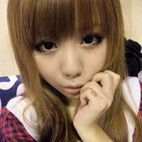 ���ɰ�Ψ��Ů��ͷ������һ��紵������һ˿��ů