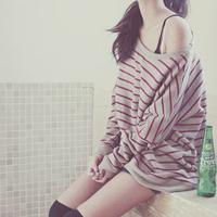 ���˿ɰ���QQŮ��ͷ�����������ں�����һ������