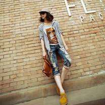 ����Ц�ݵĿɰ�Ů��ͷ�񣬽���ѧ���ü򵥵������������Լ���