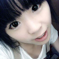 �ɰ����۾�Ů��ͷ���ںڵ�ͷ������һ��������