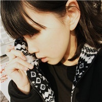 ����Ψ��Ů��ͷ�� �⾳�񾲾���һ���˰���һ��