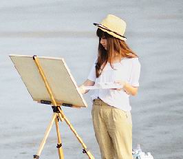 �¶��˸�Ů����һ�����ں�������QQͷ��