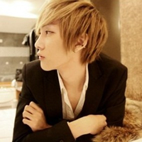 ���Է�����ͷ��������Ӧ�ÿ�һ��˧һ��