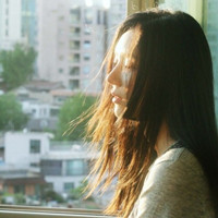 ����ѧ����д��QQͷ��վ�ڲݵ�����������