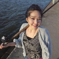 ����ѧ����д��QQͷ��վ�ڲݵ�����������