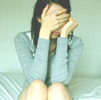 ����ѧ����д��QQͷ��վ�ڲݵ�����������