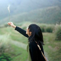 ����ѧ����д��QQͷ��վ�ڲݵ�����������