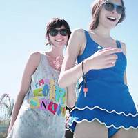 ����ѧ����д��QQͷ��վ�ڲݵ�����������