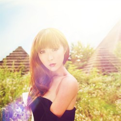 ������Ů��