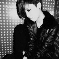 �����˸�QQ����ͷ�����˵�ʱ�������ö�����ס��