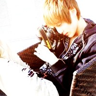 �����˸�QQ����ͷ�����˵�ʱ�������ö�����ס��