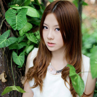 ������ȻΨ��Ů��ͷ�񣬺�ɫ������ɫ��Ҷ�����������������