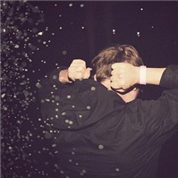 �ɰ���Ƥ��˧������QQͷ�񣬼ǵ�����һ����˽���������뿪