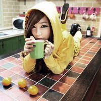 ��ǿ�Լ�΢Ц��QQŮ��ͷ����ǰ���˺��αװֻ���Լ�����ĥ