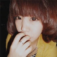 �ɰ���Ĭ��ЦŮ��QQͷ�������������վ��һ��Ц