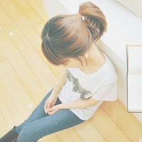 �ɰ���Ĭ��ЦŮ��QQͷ�������������վ��һ��Ц