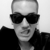 qq�������ڰ�ͷ����Ȼ��һЩ���˵��ǻ�����ô˧��