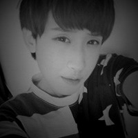 qq�������ڰ�ͷ����Ȼ��һЩ���˵��ǻ�����ô˧��