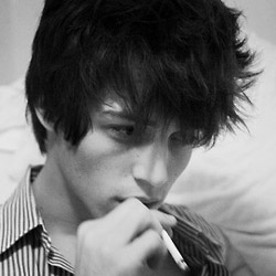 qq�������ڰ�ͷ����Ȼ��һЩ���˵��ǻ�����ô˧��