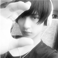 qq�������ڰ�ͷ����Ȼ��һЩ���˵��ǻ�����ô˧��