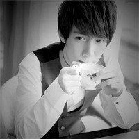 qq�������ڰ�ͷ����Ȼ��һЩ���˵��ǻ�����ô˧��