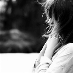 �˸��⾳�ڰ�ͷ�񣬼�ʹ�����ɻ��ǺͰ�ɫ����ҲҪ��ǿ