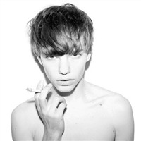 Ů���˸��Ƿ�QQͷ�񣬺ڰ׵�ɫ��������Ұû�������