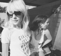 Ů���˸��Ƿ�QQͷ�񣬺ڰ׵�ɫ��������Ұû�������