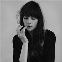 Ů���˸��Ƿ�QQͷ�񣬺ڰ׵�ɫ��������Ұû�������