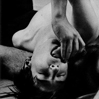 �ڰ��˸�ŷ��ͷ�񣬴��͵�����������Ȧ��ĺ��Ƿ�