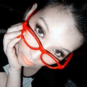 ���۾��ɰ���Ů��qqͷ��̧�۵ĵ�һ�۾Ϳ�������