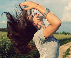 ��������ЦŮ��qqͷ��_���õ�Ц��ʤ��һ��