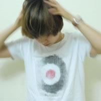 ��˼���Ե�����QQͷ�����ϱ��ӣ��Ҹ���ǩ���ĺ�Լ