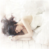 �����Ļ�ɴ��ͼƬͷ��ѩ�׵Ļ�ɴΨ���ķ羰����