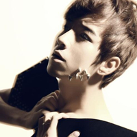 Ӣ��˧��QQ����ͷ���±������ǻ���һ�����