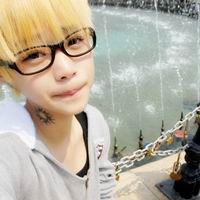 ������Ψ������ͷ�񣬴��ź�ñ�Ӻ��۾�����ĺ��J